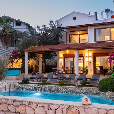 Seas The Day Villa