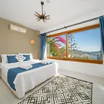Seas The Day Villa
